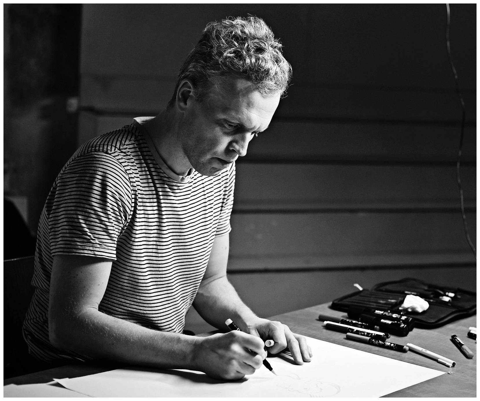 Portrét Jiřího Gruse, ilustrátora a komiksového kreslíře