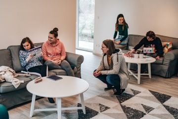 Pohled na interiér Nového domova, ukazující, kam směřuje podpora od dárců.